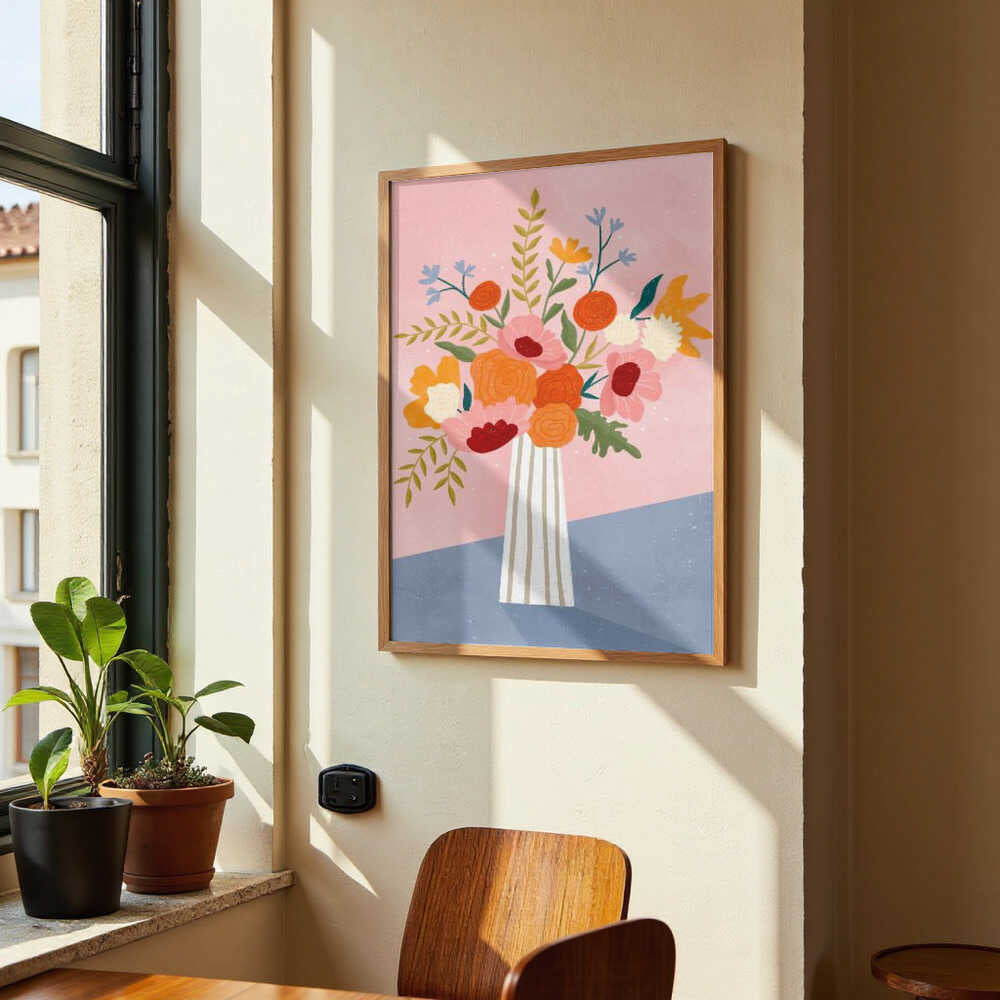Linienvase mit Blumen von Bea Müller