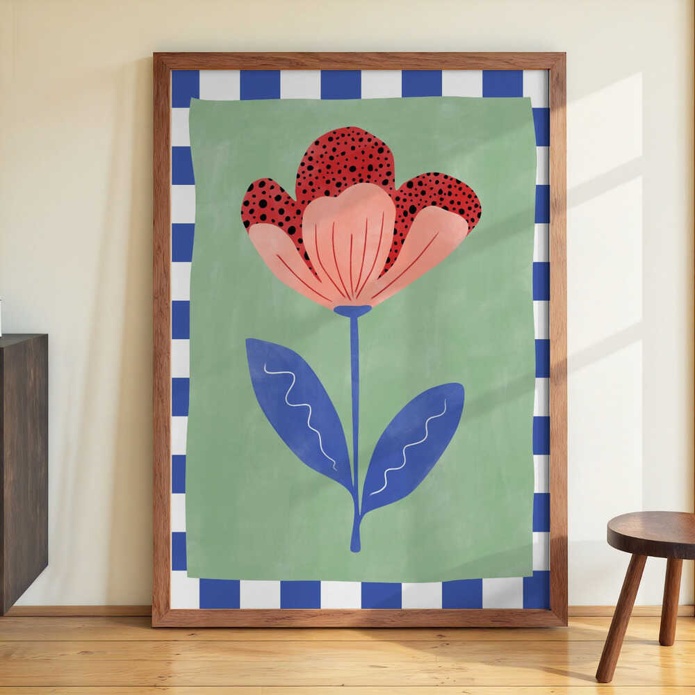 Stilisierte Blume mit roten Blütenblättern und schwarzen Punkten von Elena Ristova