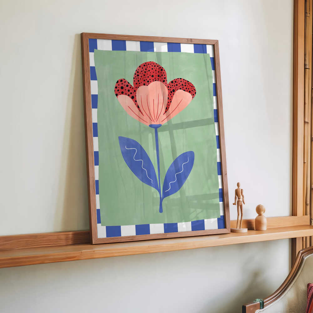 Stilisierte Blume mit roten Blütenblättern und schwarzen Punkten von Elena Ristova