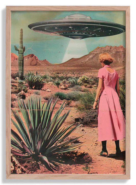 Schwebendes UFO von Samantha Hearn