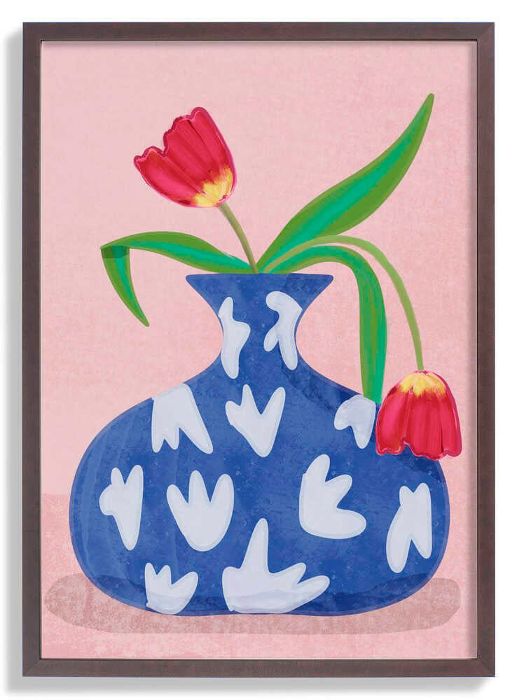 Tulpe in vase by Raissa Oltmanns
